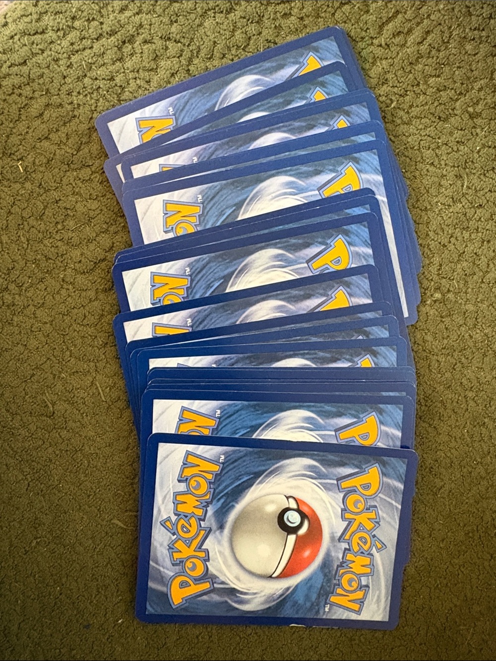 Random 22 Pokémon Cards